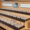Klaviatur der Gloria Concerto Plus 3-51 DLX mit drei Manualen und präziser Druckpunktsimulation