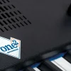 Logo Johannus One² auf dem Gehäuse neben Lautsprechergitter